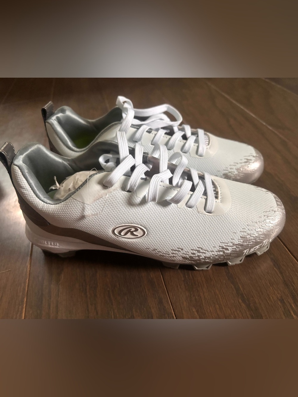 Rawlings Ripsaw White/ Silver Youth Baseball Cleats- Sz 6- New